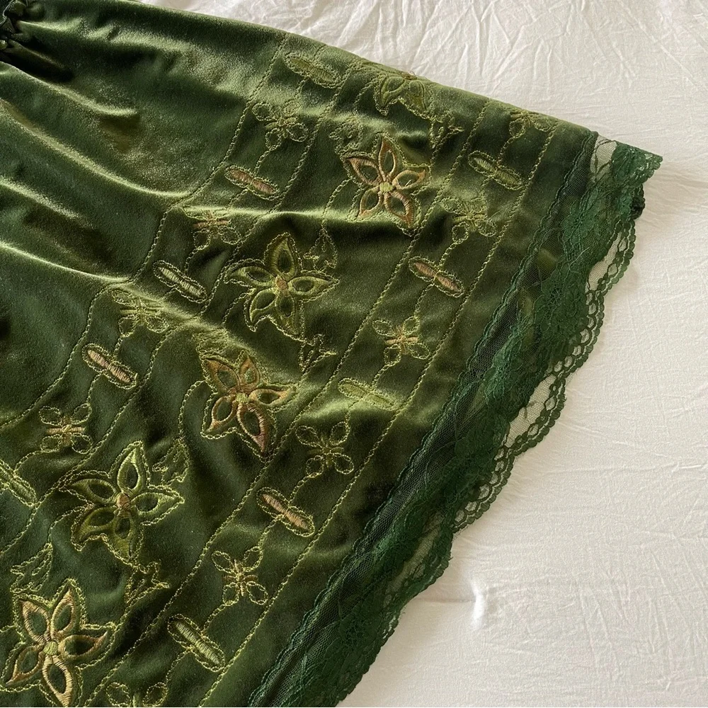 Vintage Y2K Green Velvet Renaissance Fairy Whimsigoth Embroidered Fairy Skirt - Picture 10 of 13